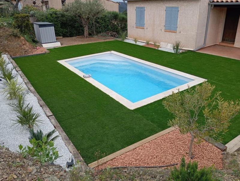 Valmer Vue Panoramique Avec Piscine
