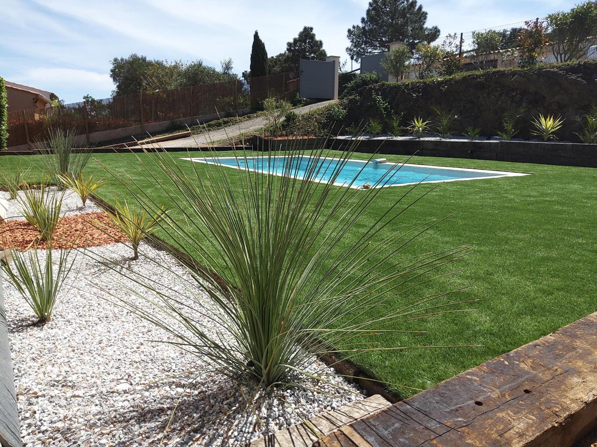 Valmer Vue Panoramique Avec Piscine